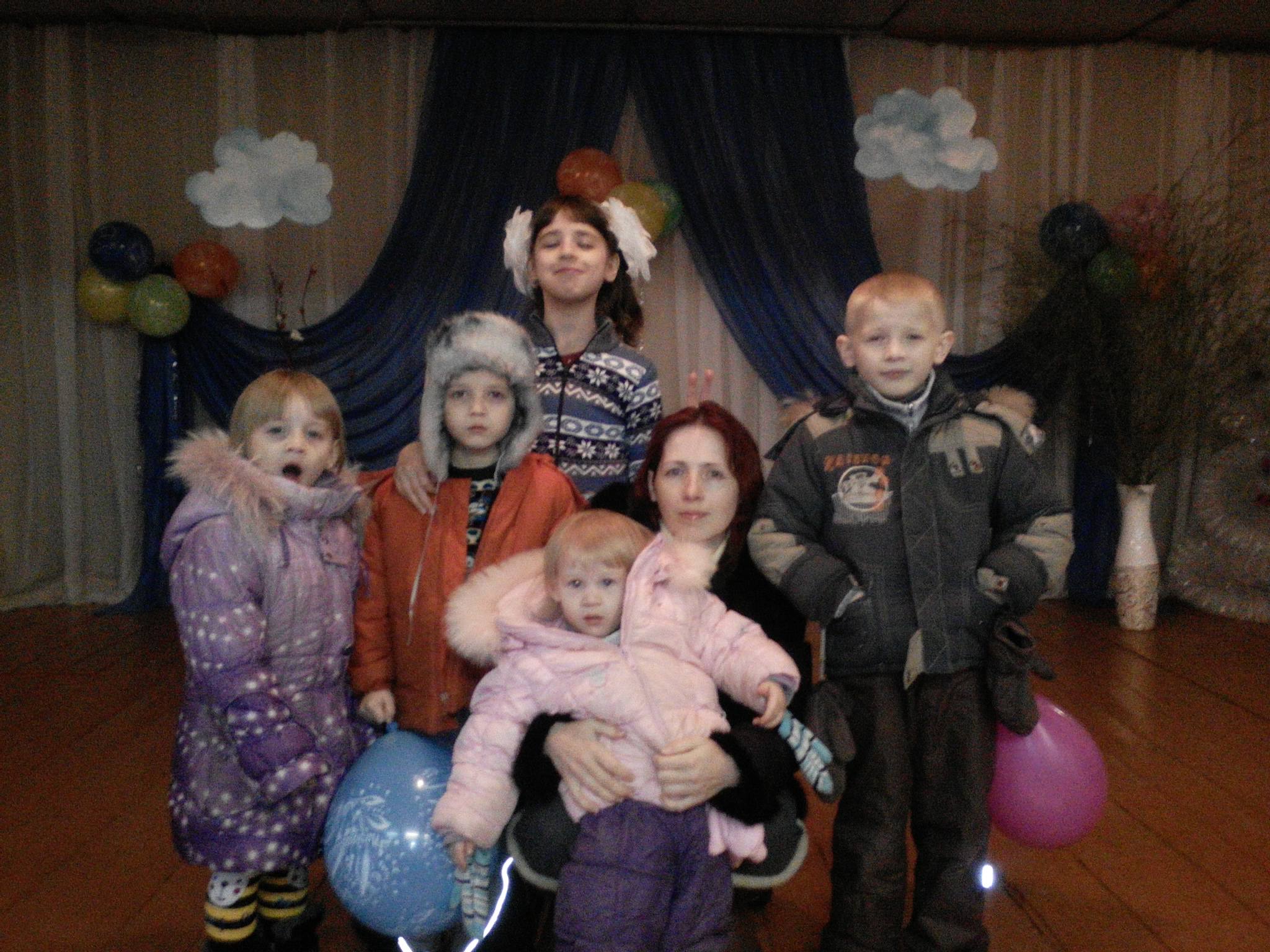 Мы многодетная семья просим помощи