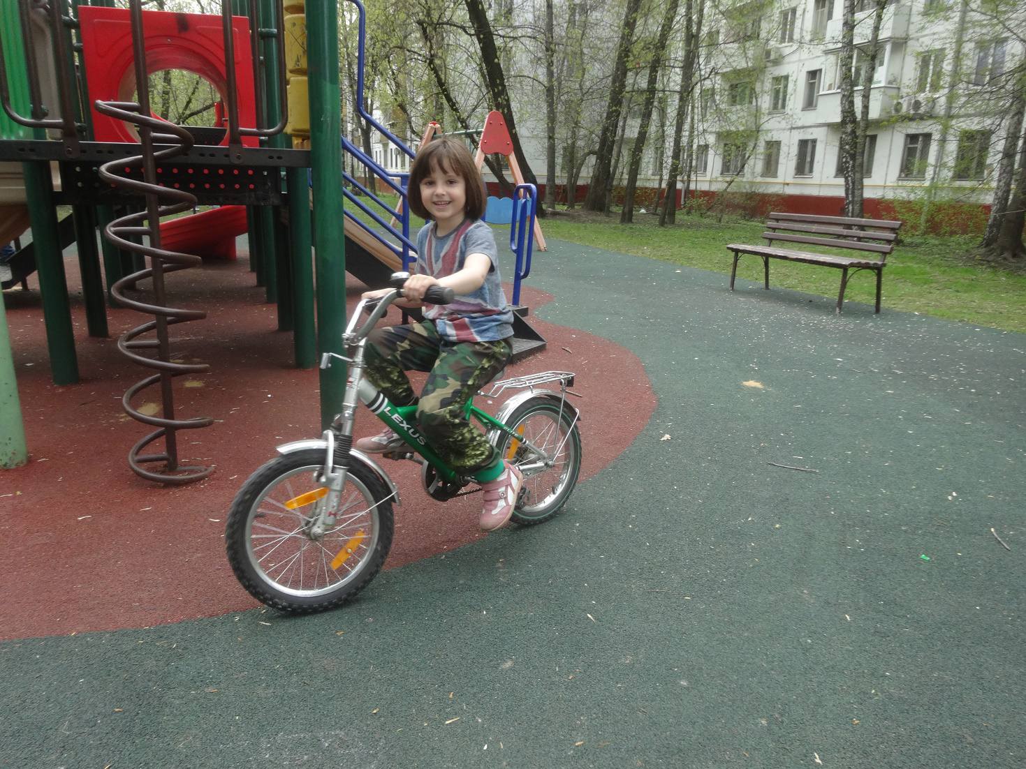 Приму в дар велосипед для дочки. Москва.