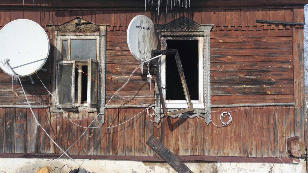 Остался без жилья.