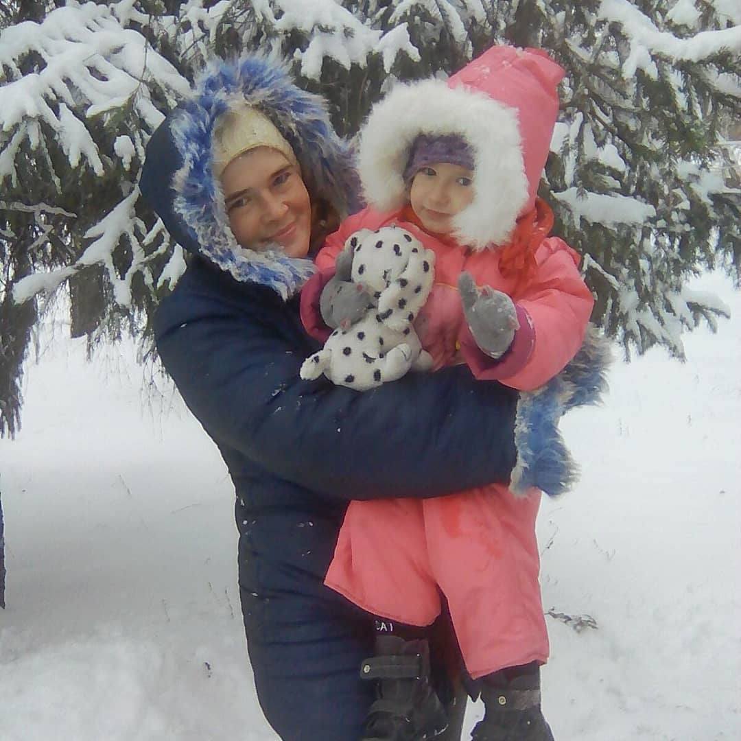 Помогите нам, пожалуйста!