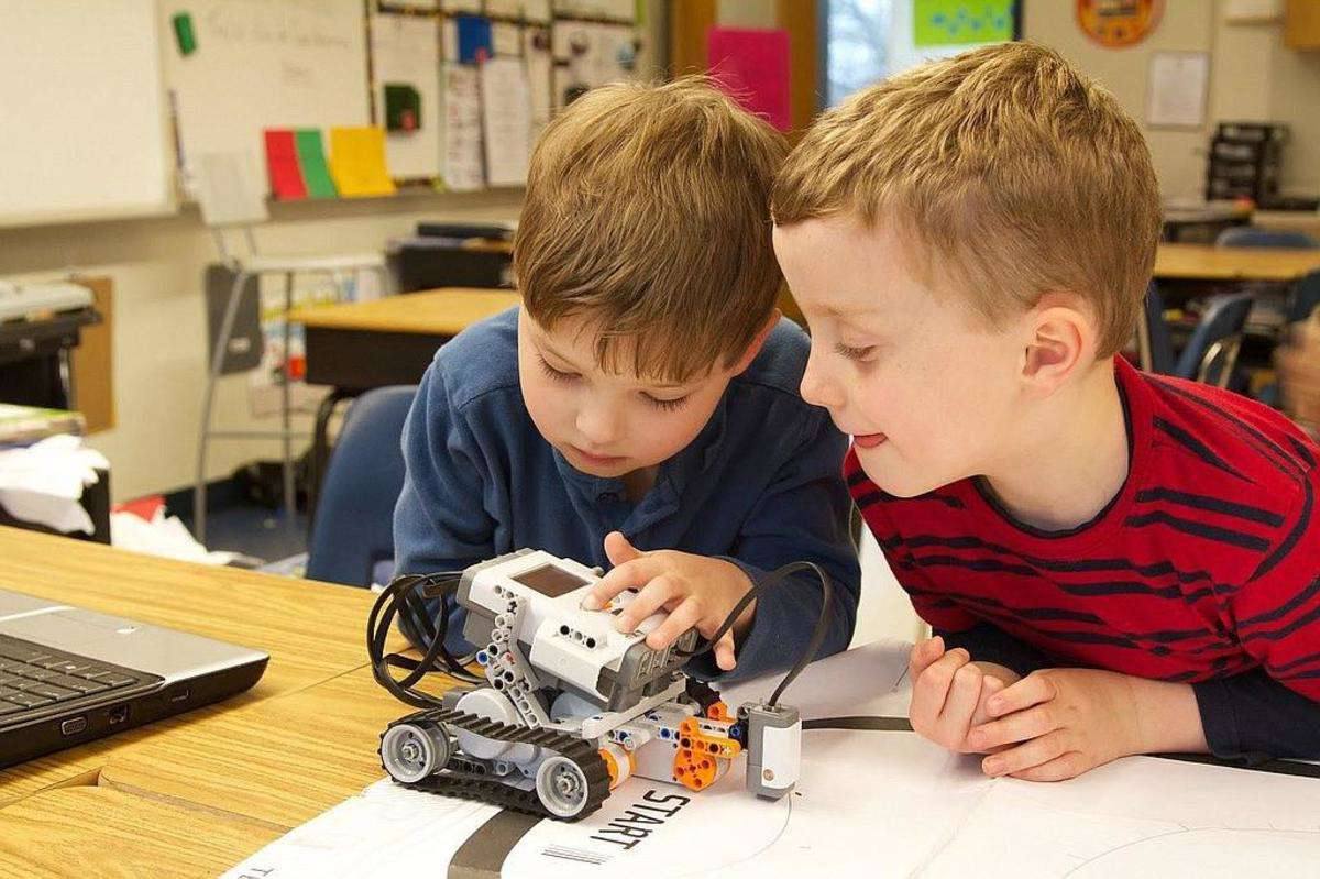 Современные робототехнические комплекты для школы