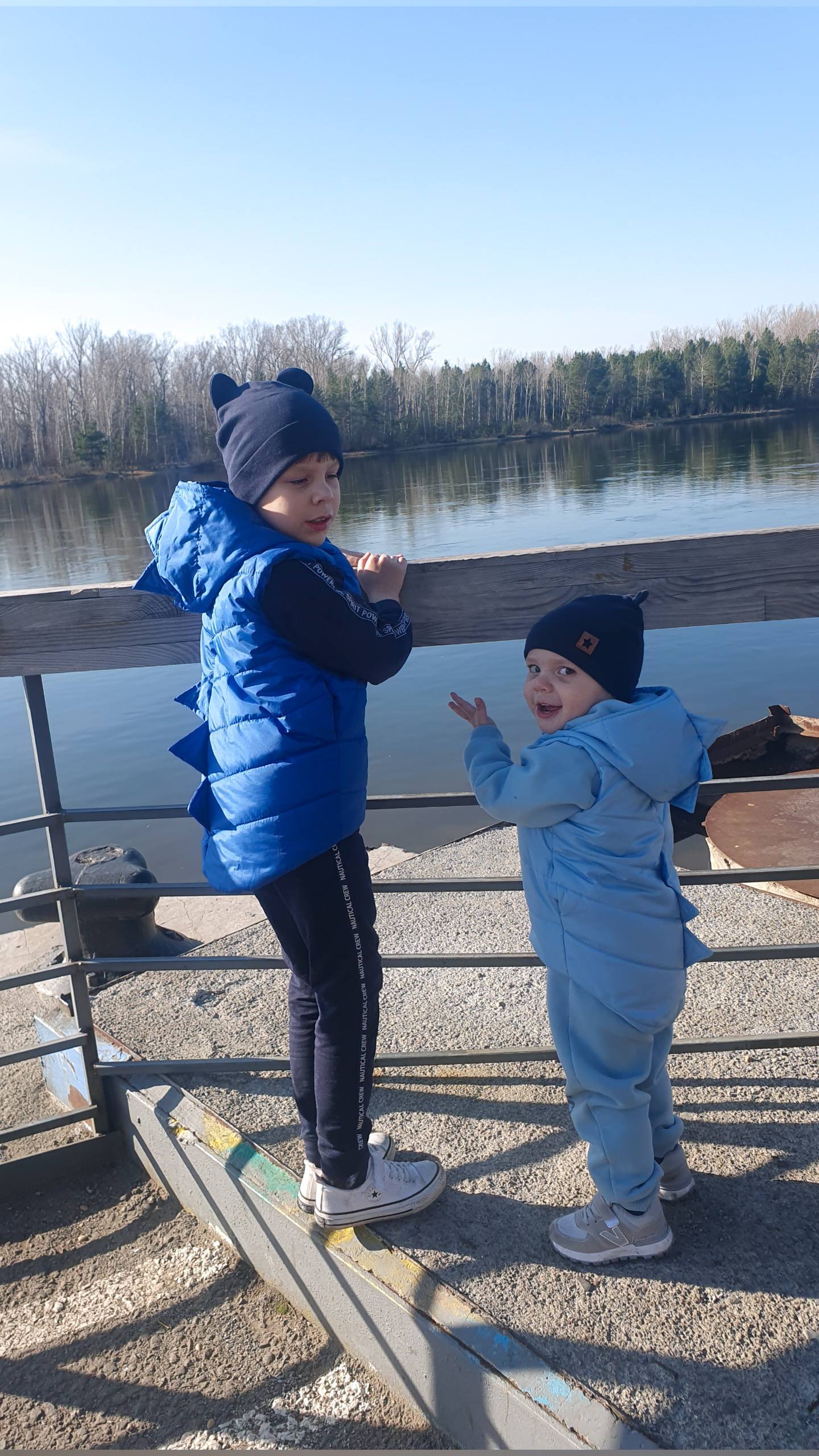 Сын мечтает о смартфоне.