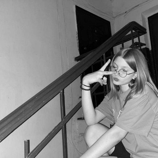 Здравствуйте,помогите пожалуйста