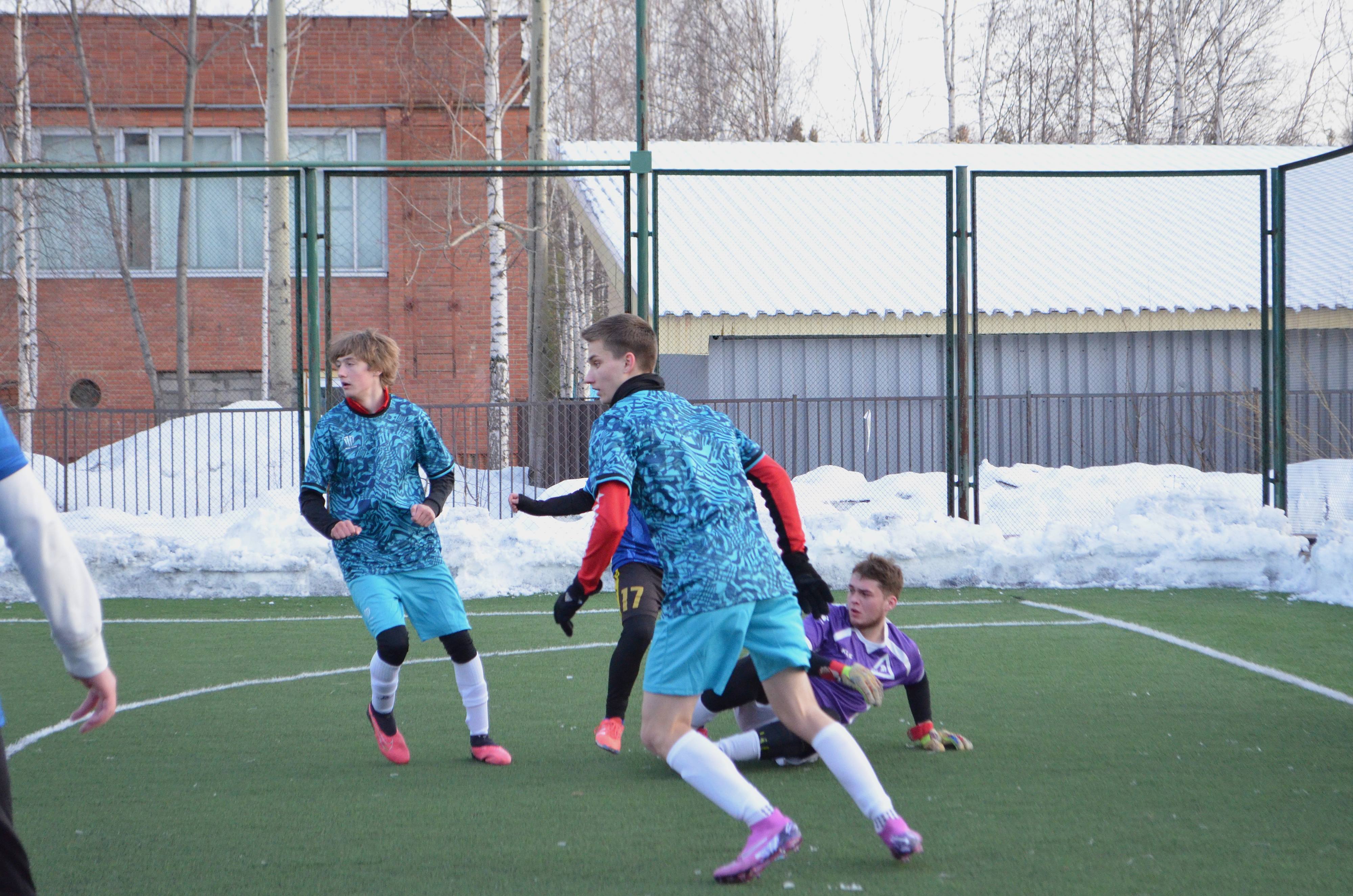 Мечтаю построить свою  футбольную команду!