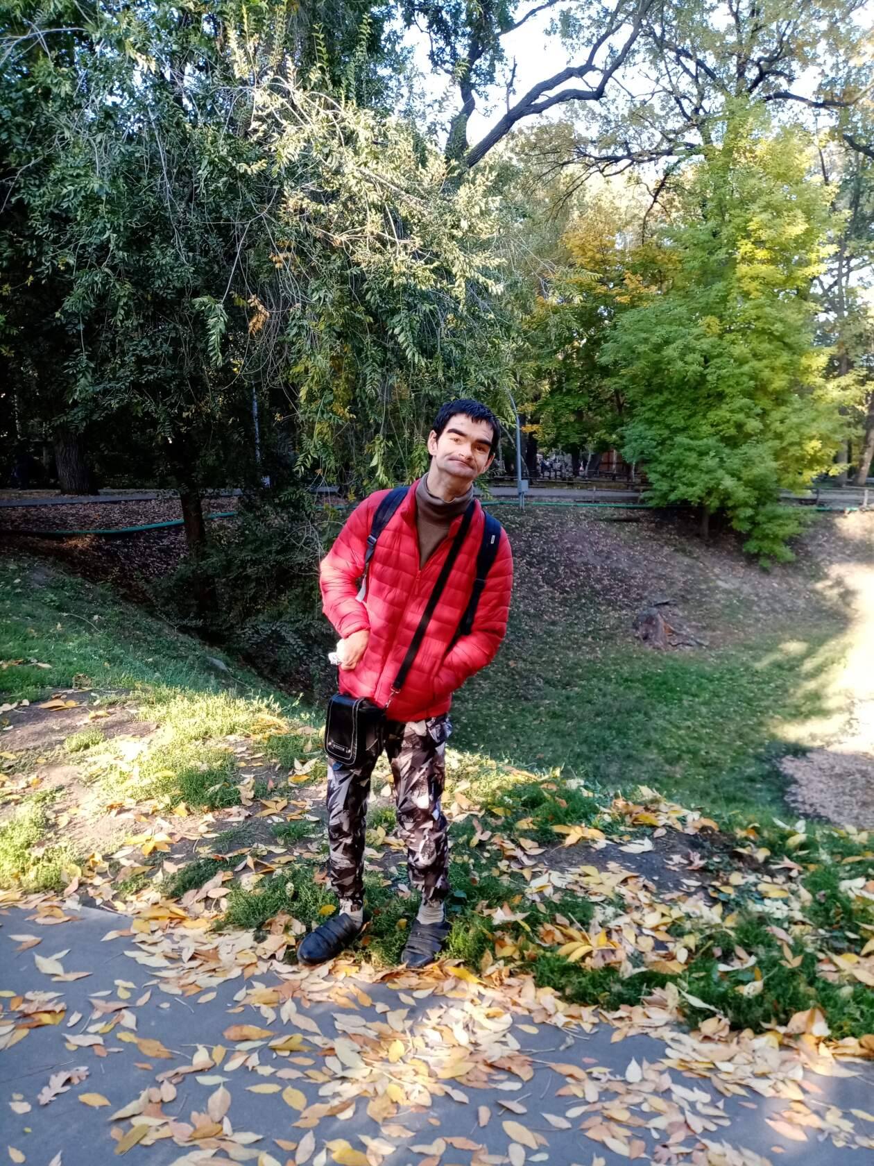 ПРОШУ ПОМОЩИ . ВСЕХ С ПРАЗДНИКОМ 1 МАЯ