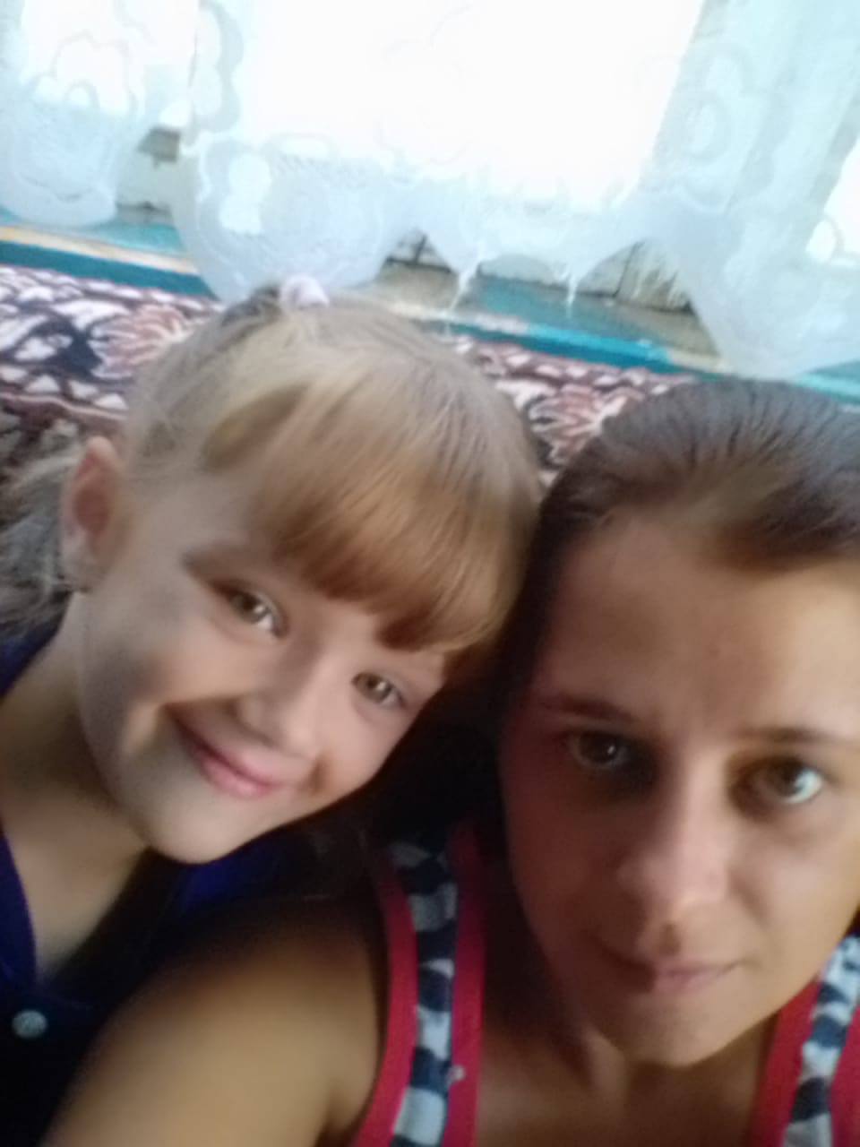 Помогите пожалуйста доченьке на день рождения