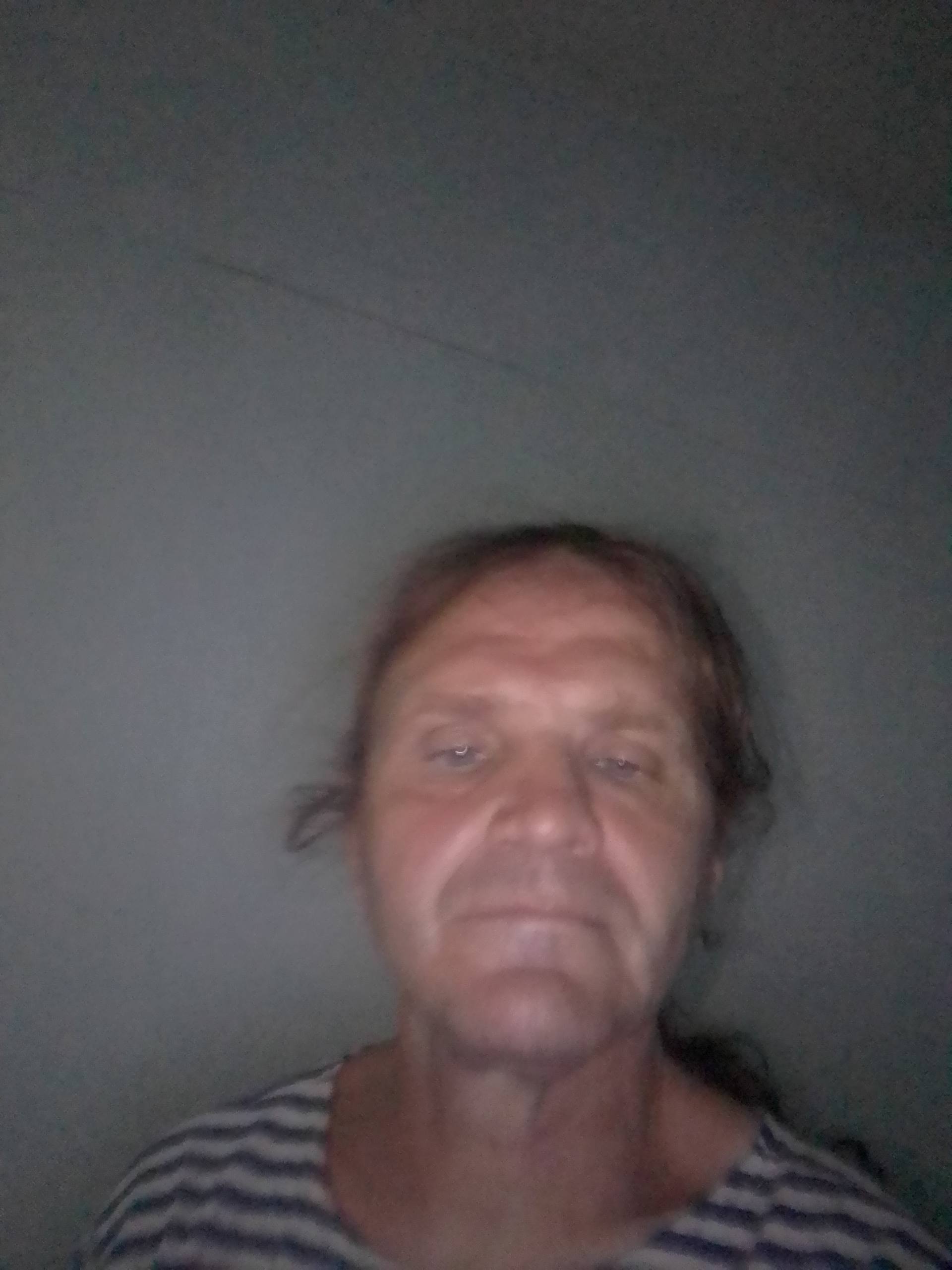 Хочу купить продукты и оплатить жилье