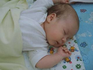 Все еще нужна помощь нам с малышом,приму смесью((