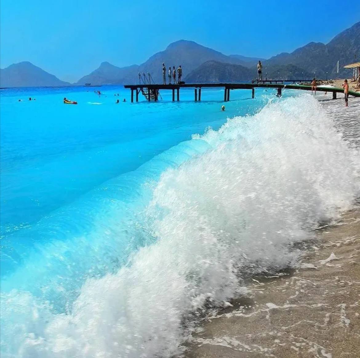 Хочу подарить маме путёвку на море