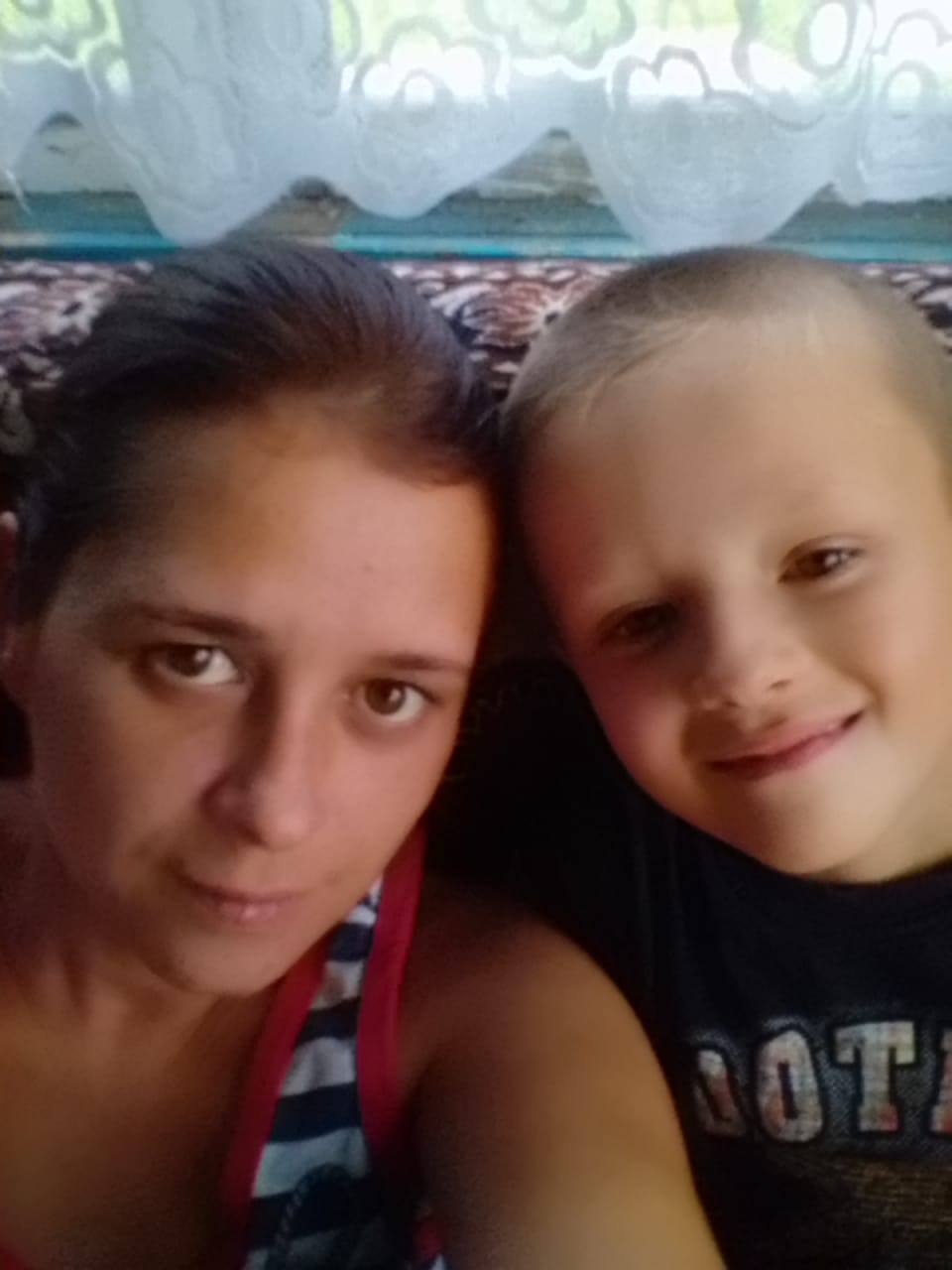 Люди миленькие помогите пожалуйста собрать в школу