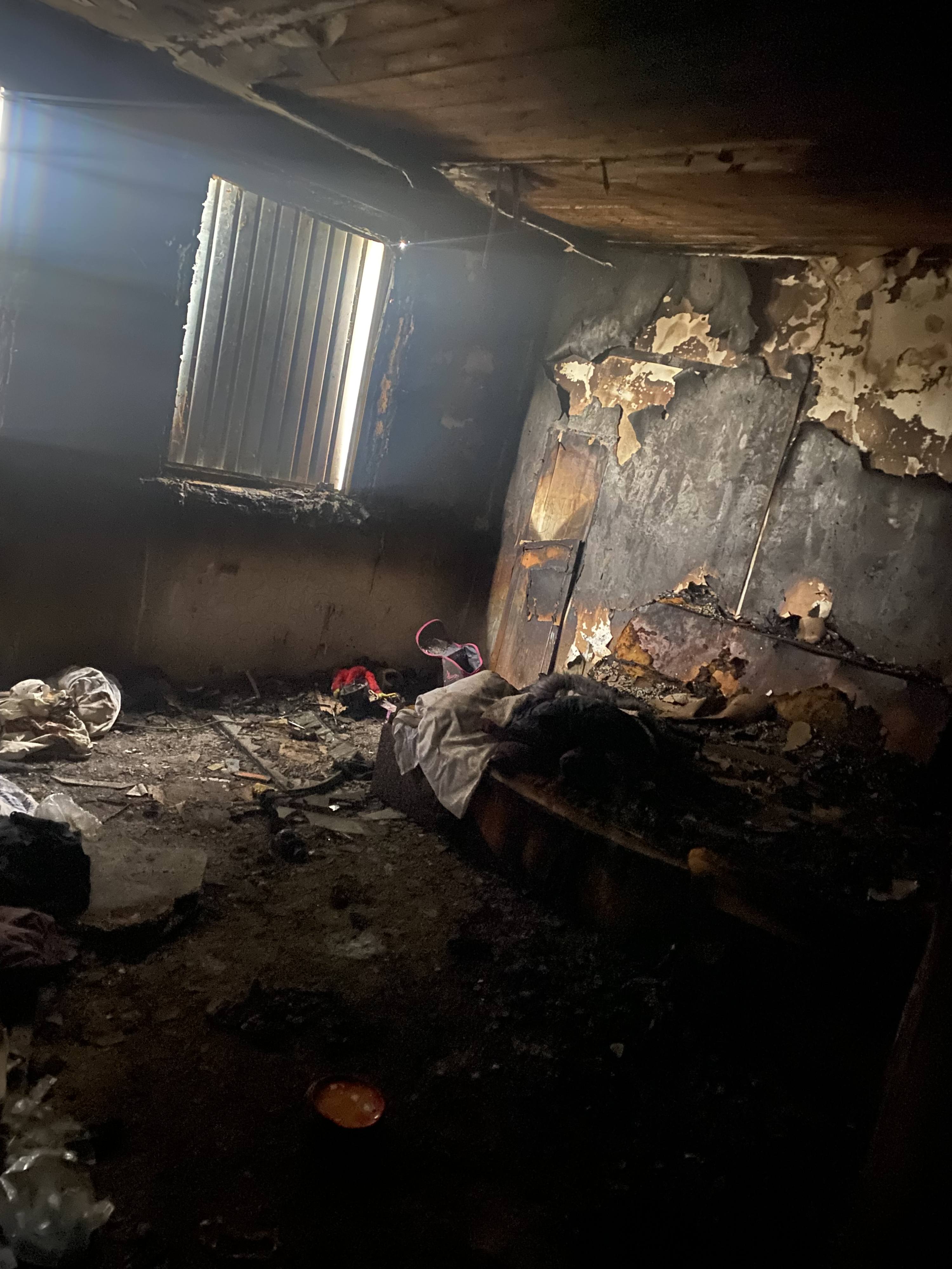 Сгорел дом , админ оказывается в помощи