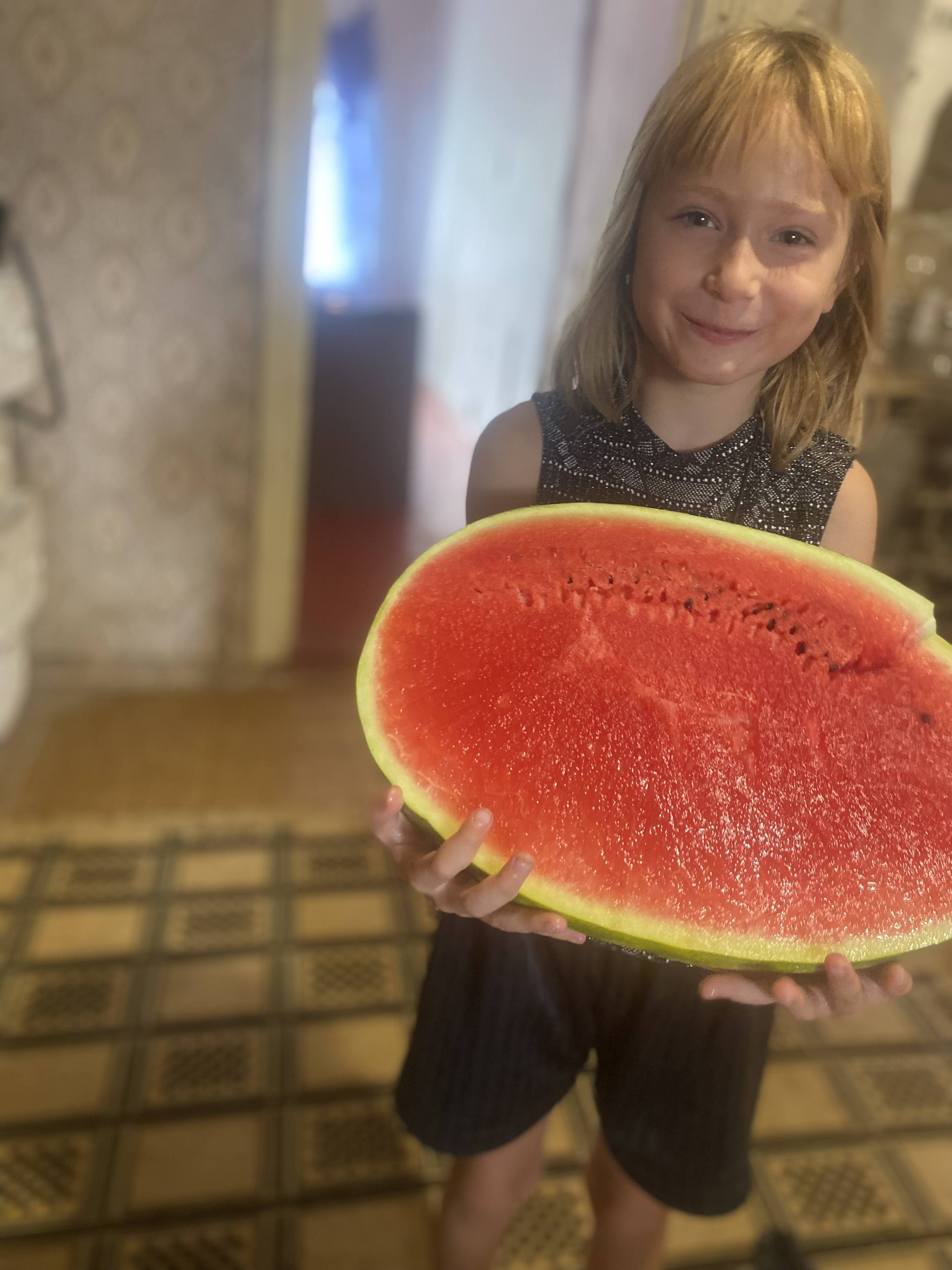 Нужна помощь в продуктах и одежде