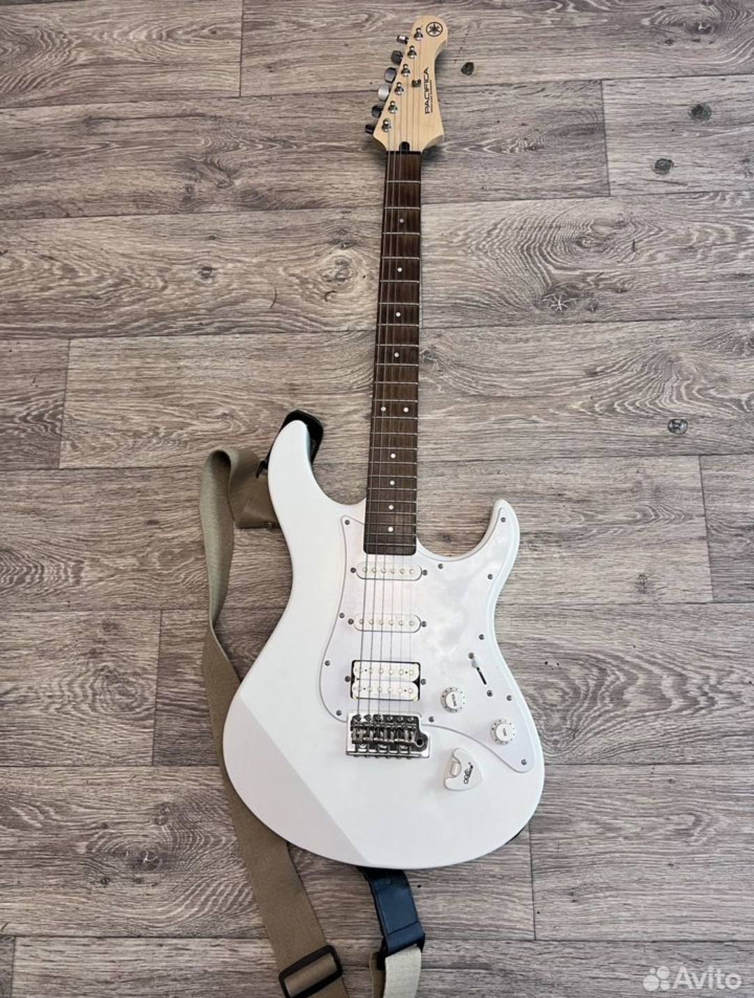 помогите пожалуйста накопить на гитарку