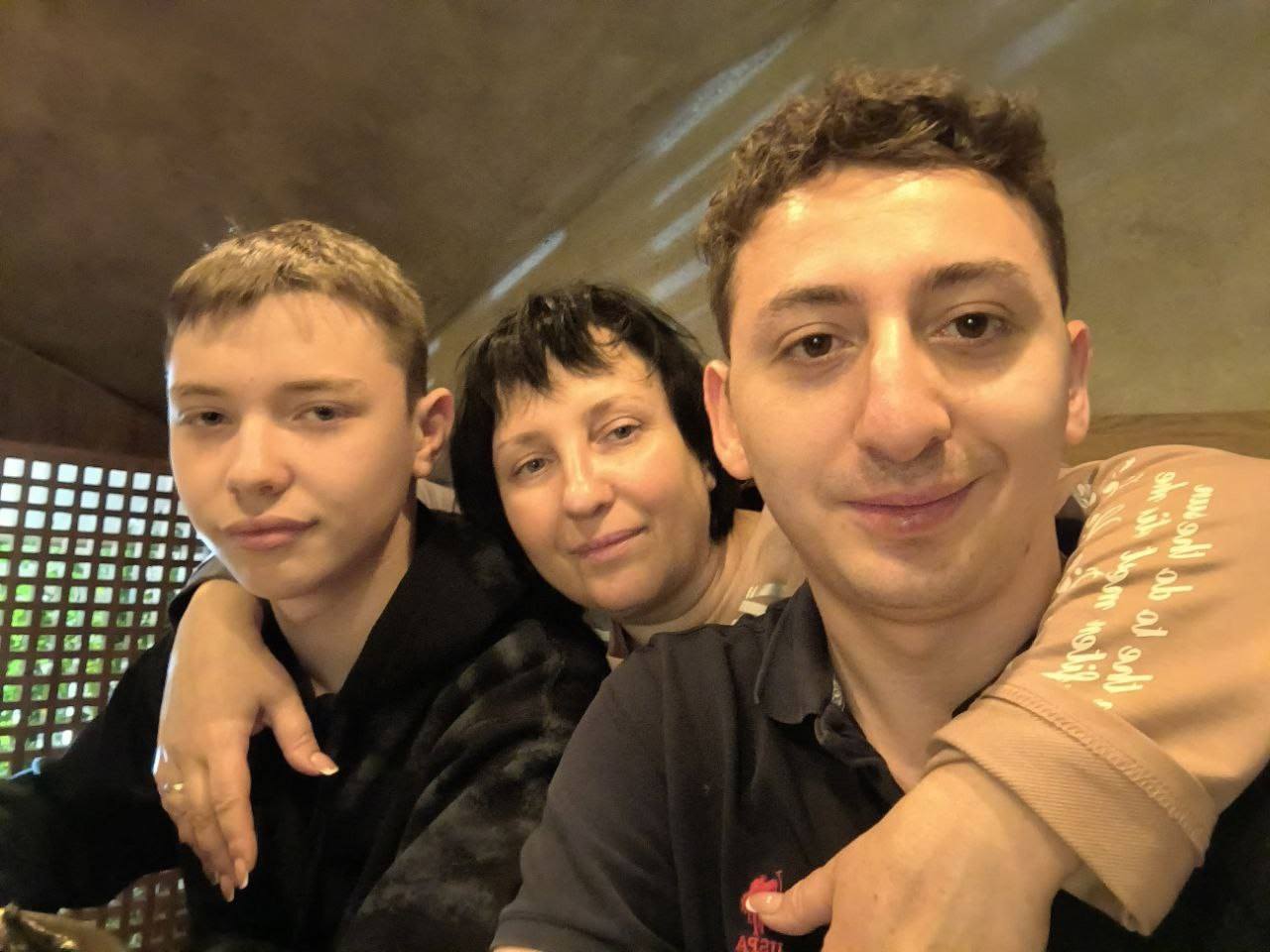 Пожалуйста помогите .