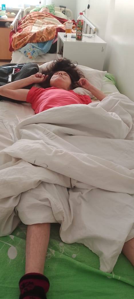 Помогите пожалуйста спасти сестру умолчю