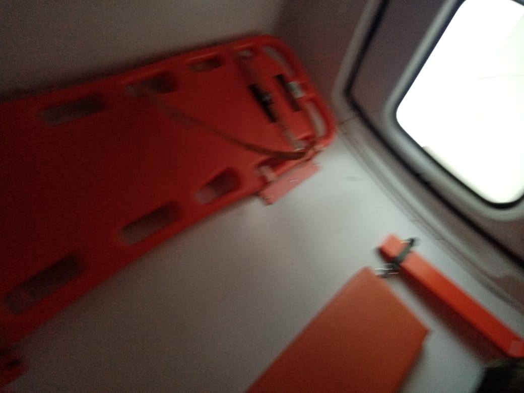 Везут на скорой, видимо сердце не выдержало моё.