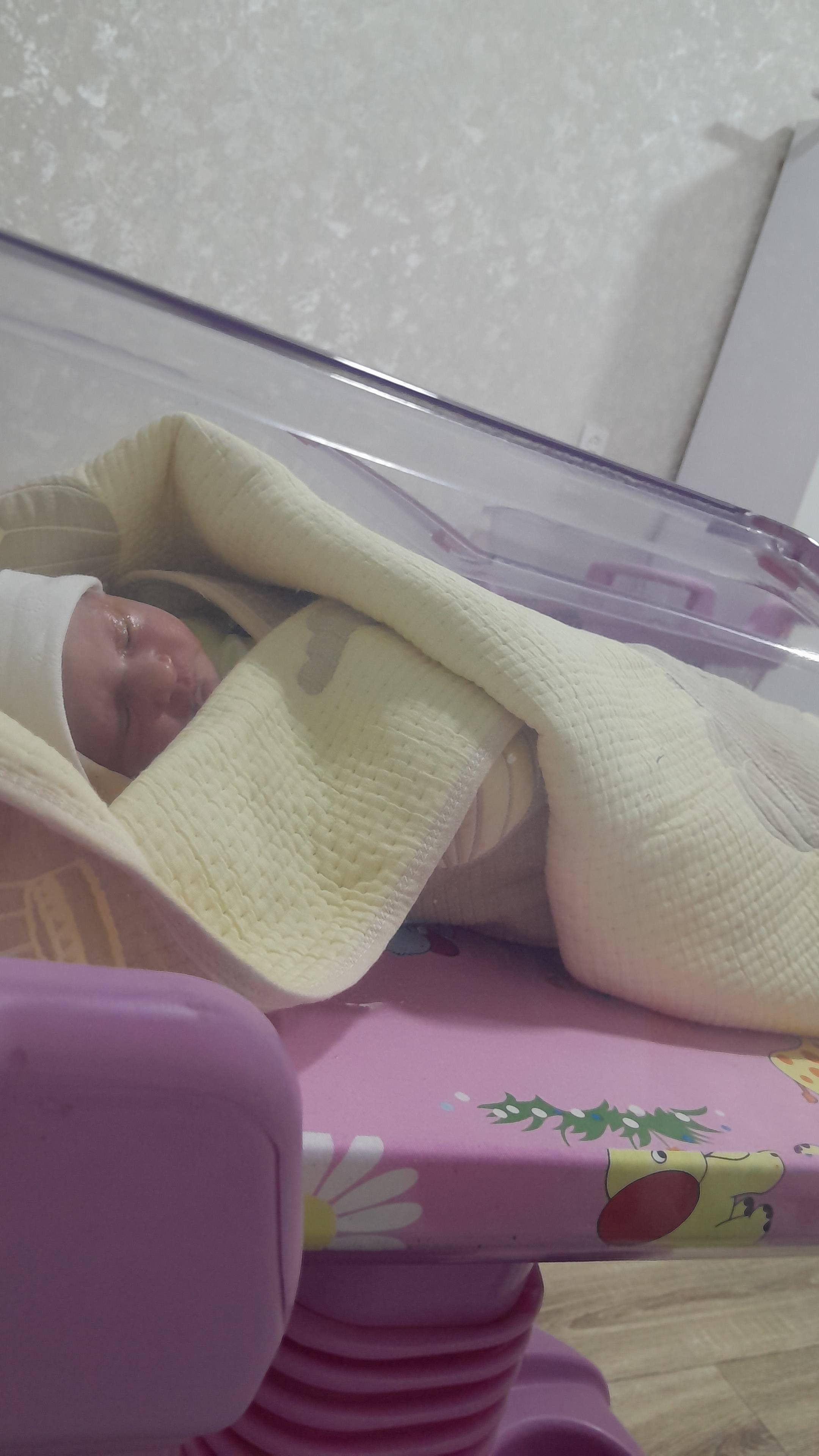 «Помогите молодой маме и её месячному малышу»