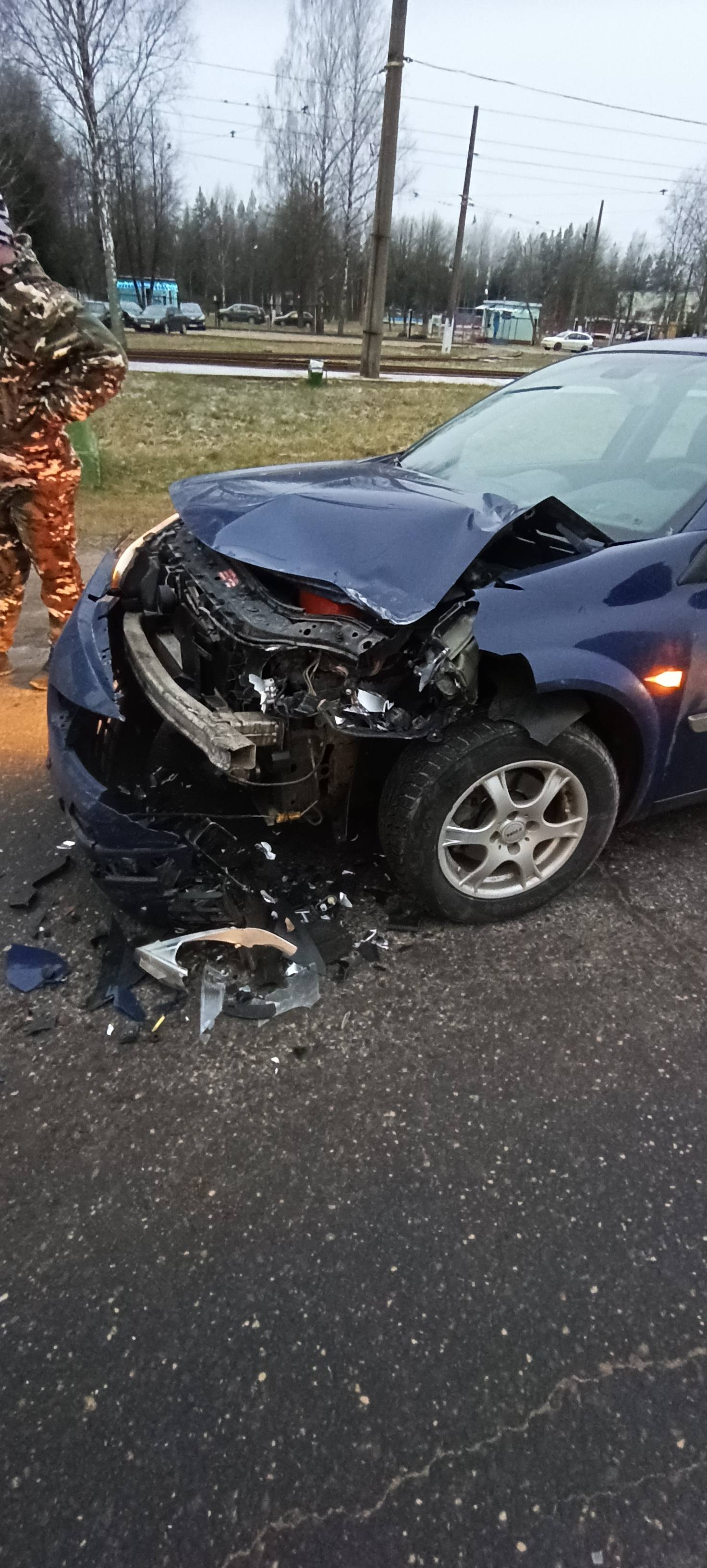 Попал в аварию разбил машину взятую в прокат