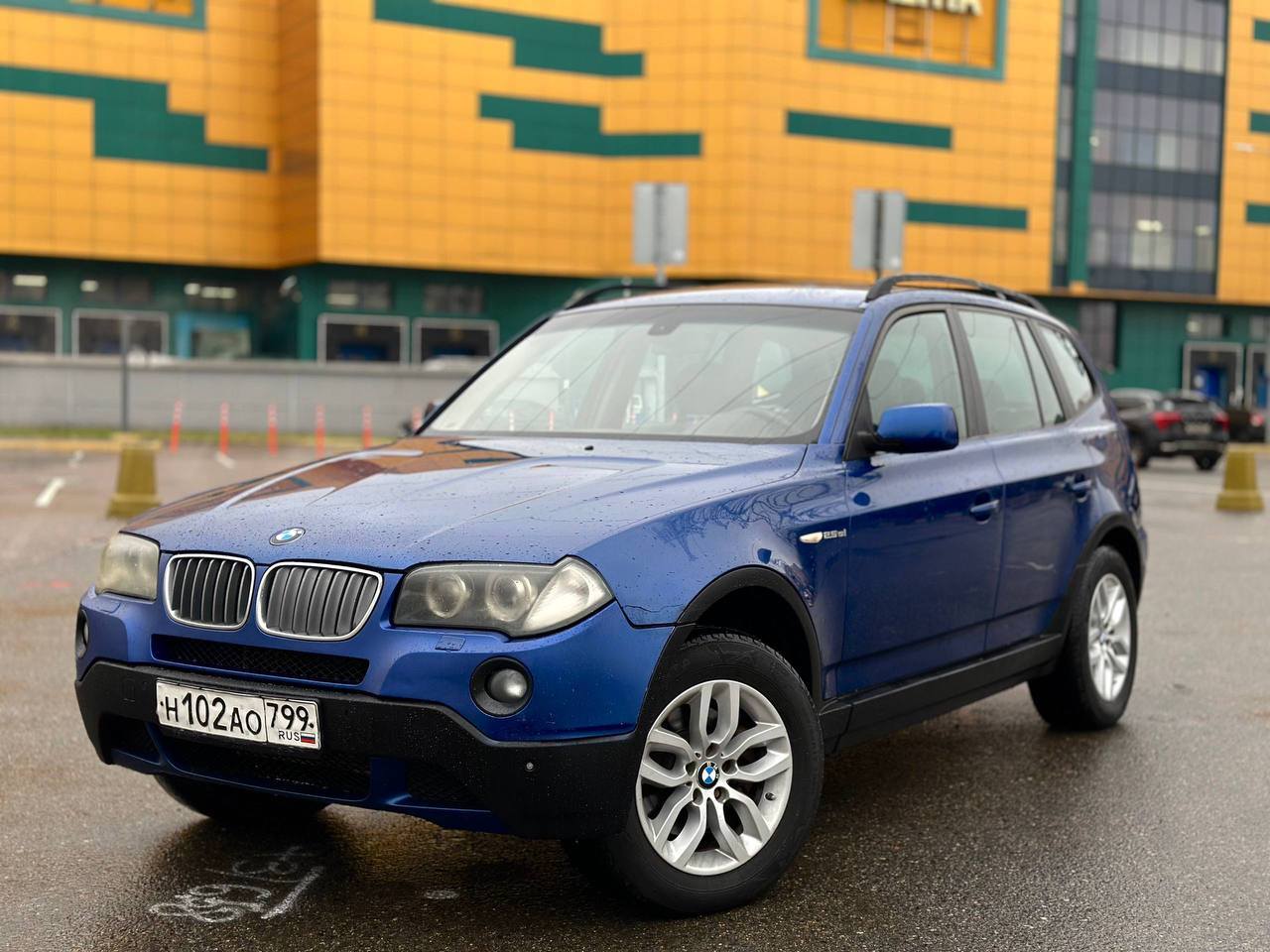 помогите  купить автомобиль  для  семьи