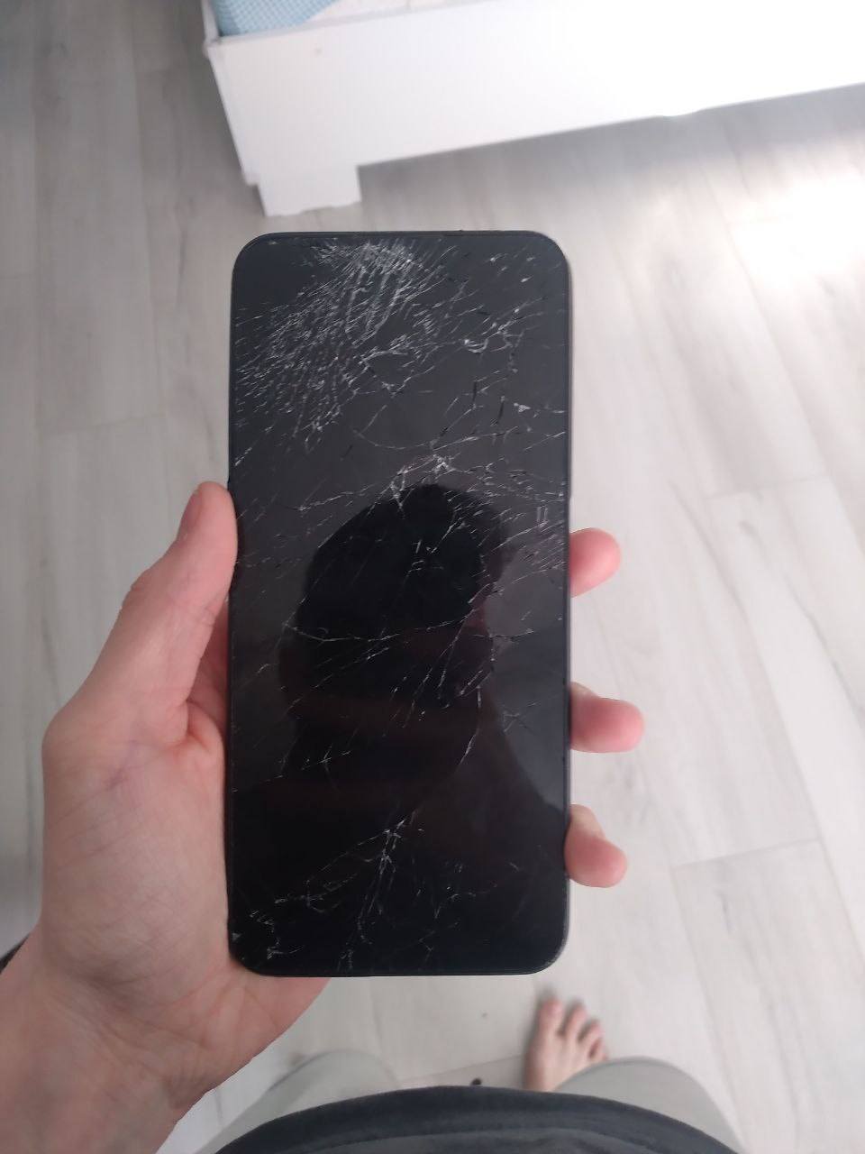 Разбился экран телефона