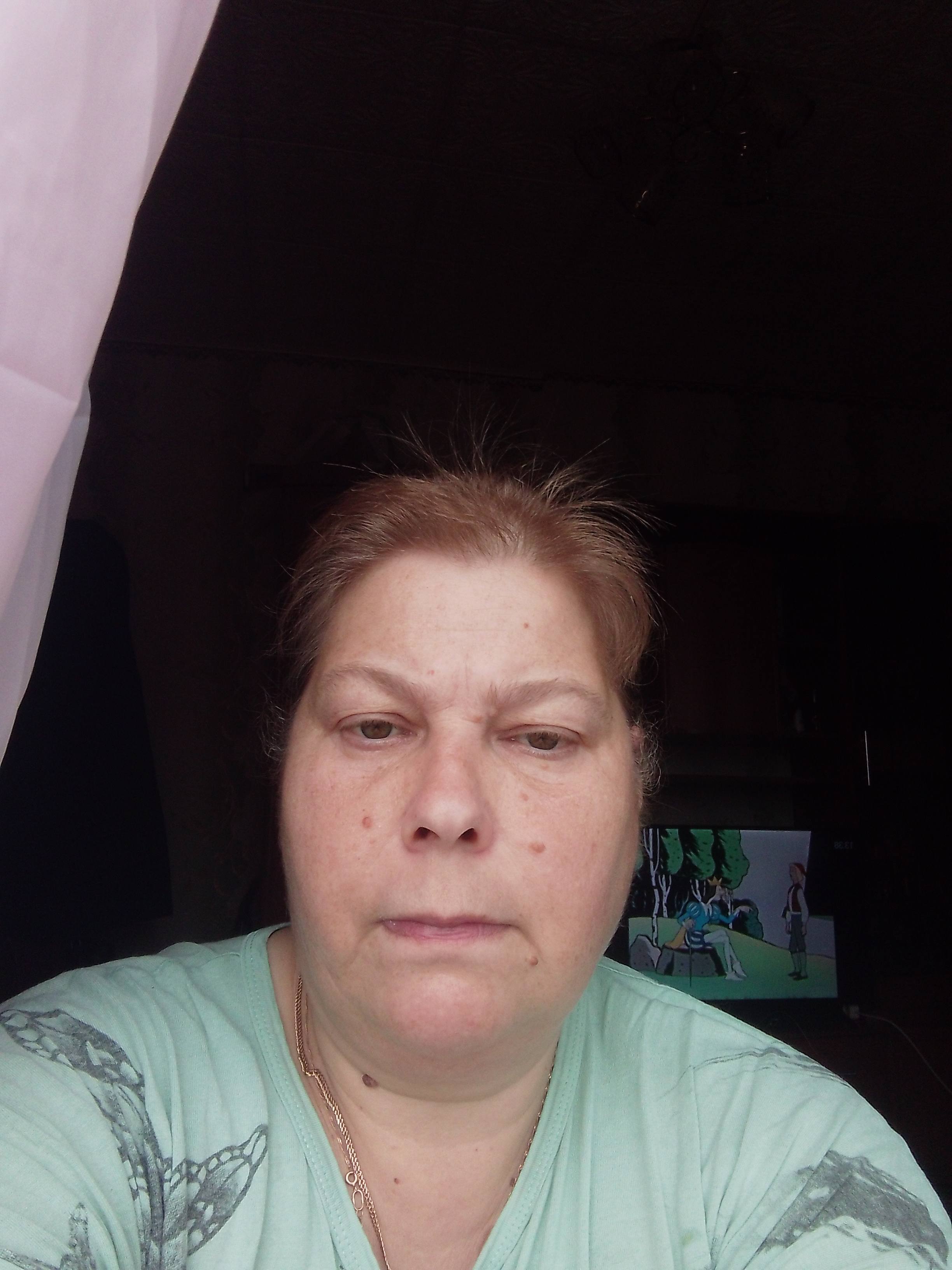 Помогите оплатить коммуналку  и отдать в магазин п