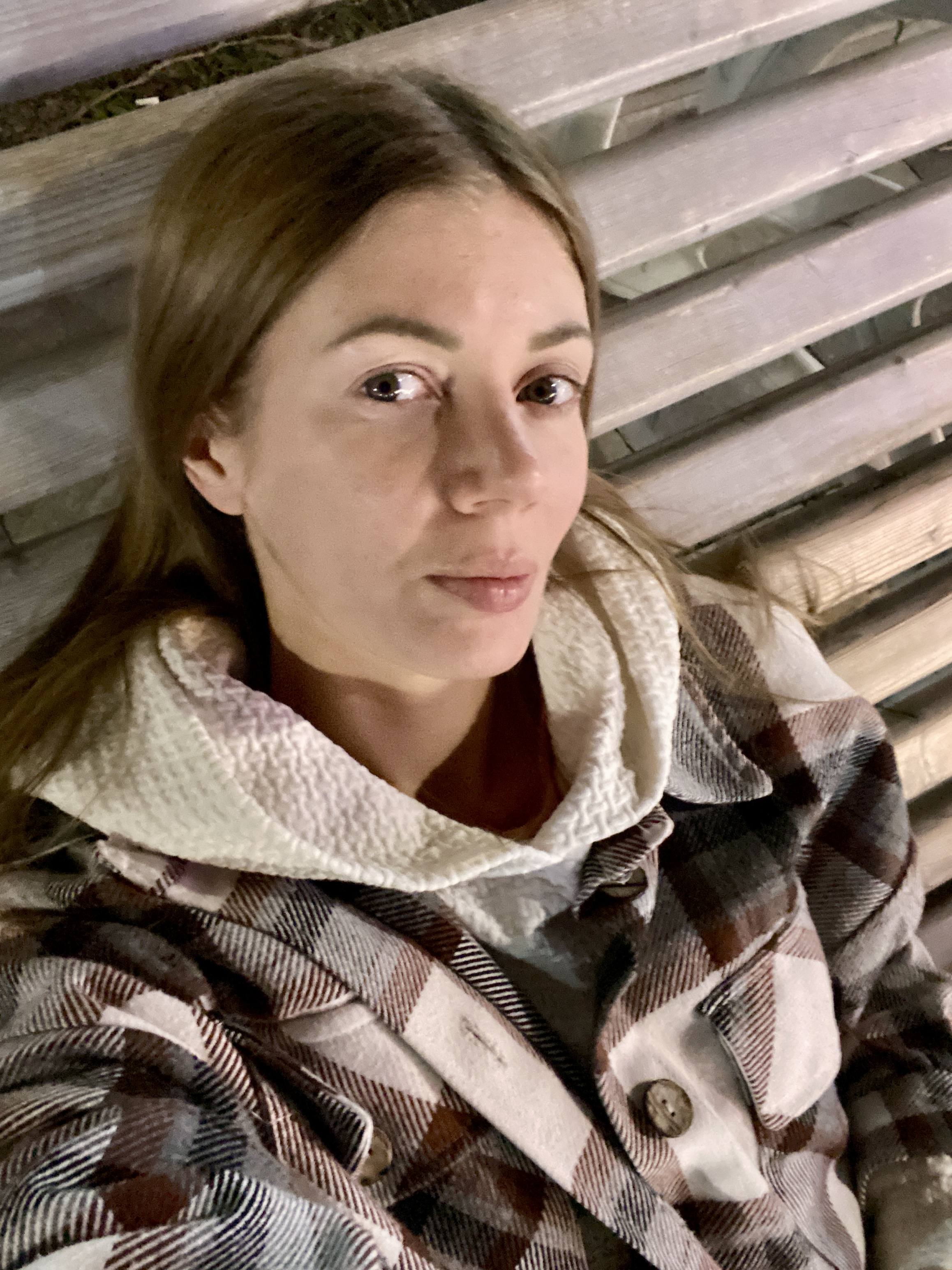 Помогите снова улыбаться