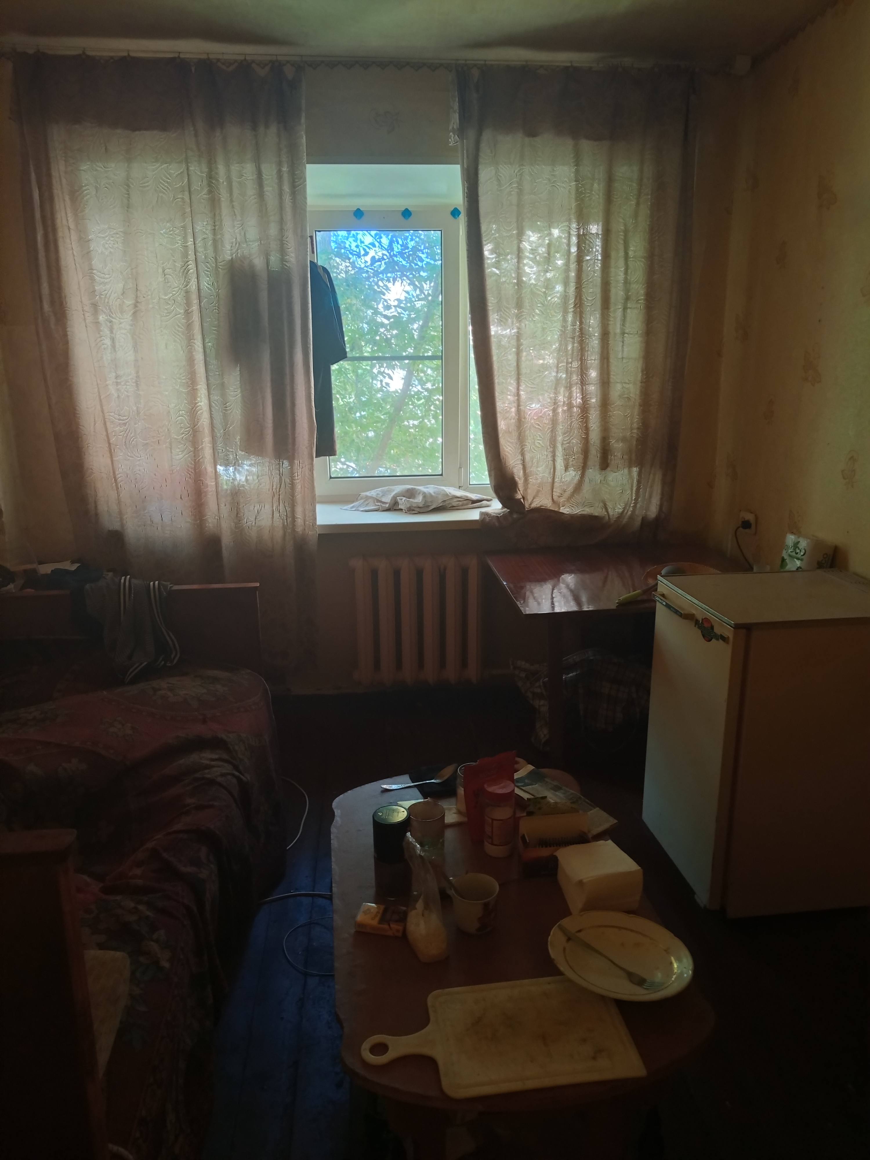 Помогите, нужен диван и телевизор