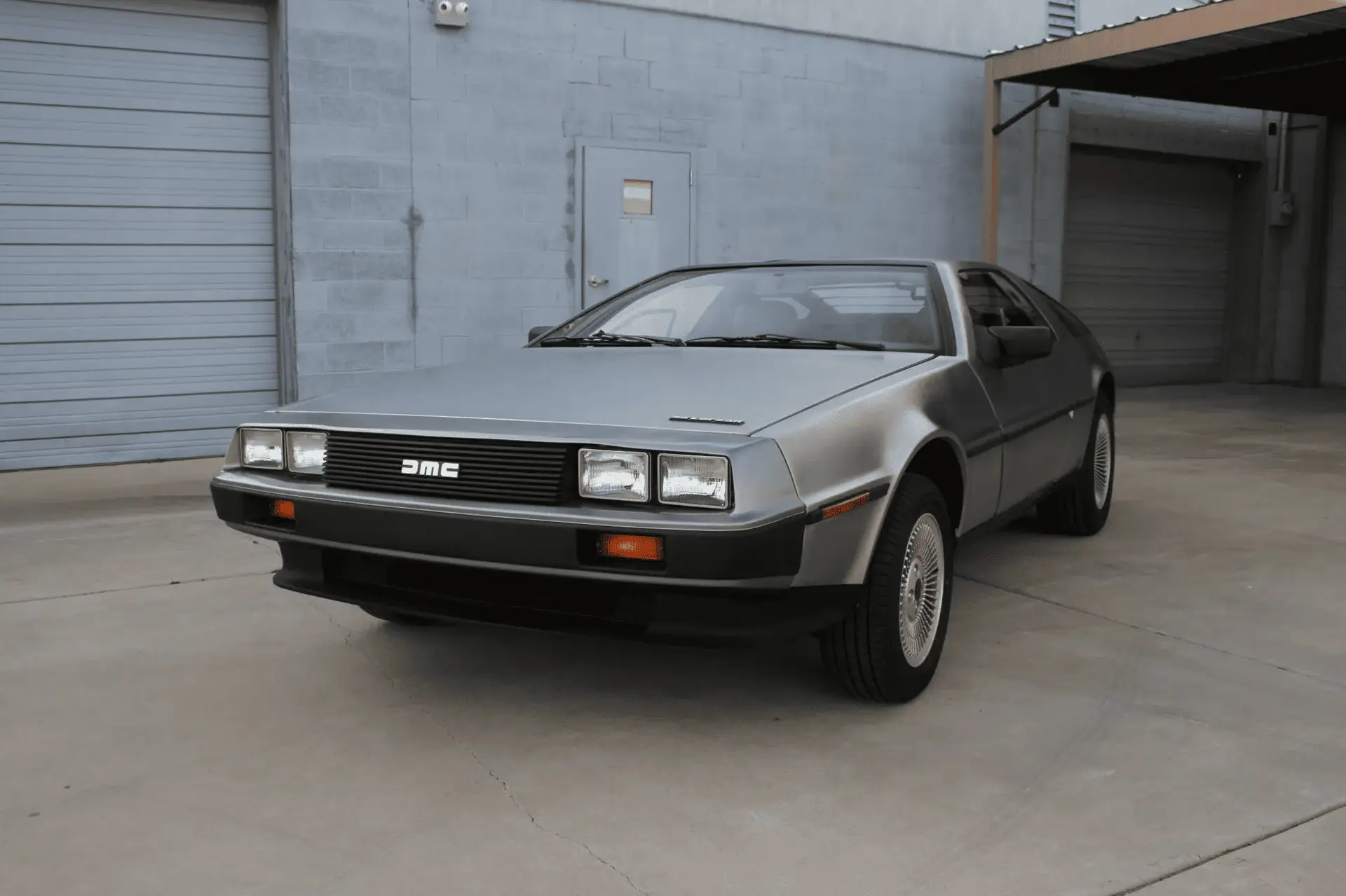 Коплю на мечту: DeLorean DMC-12 (1981)